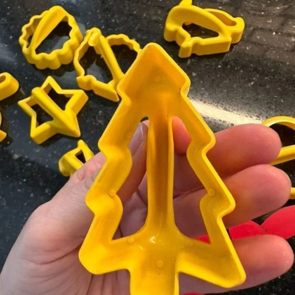 Vintage Cookie Cutters Plastic Lot 9 Christmas Thanksgiving Heart Easter handles